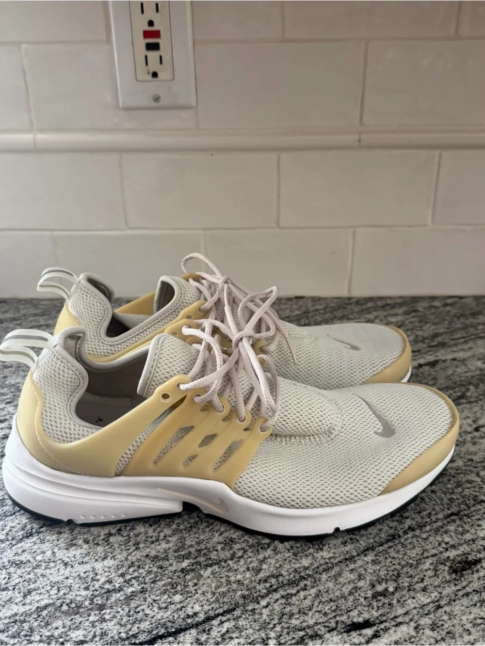 Women’s Nike Air Presto Light Bone 878068-002 Size 10/Mens 8.5